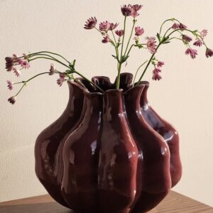 virella maroon vase